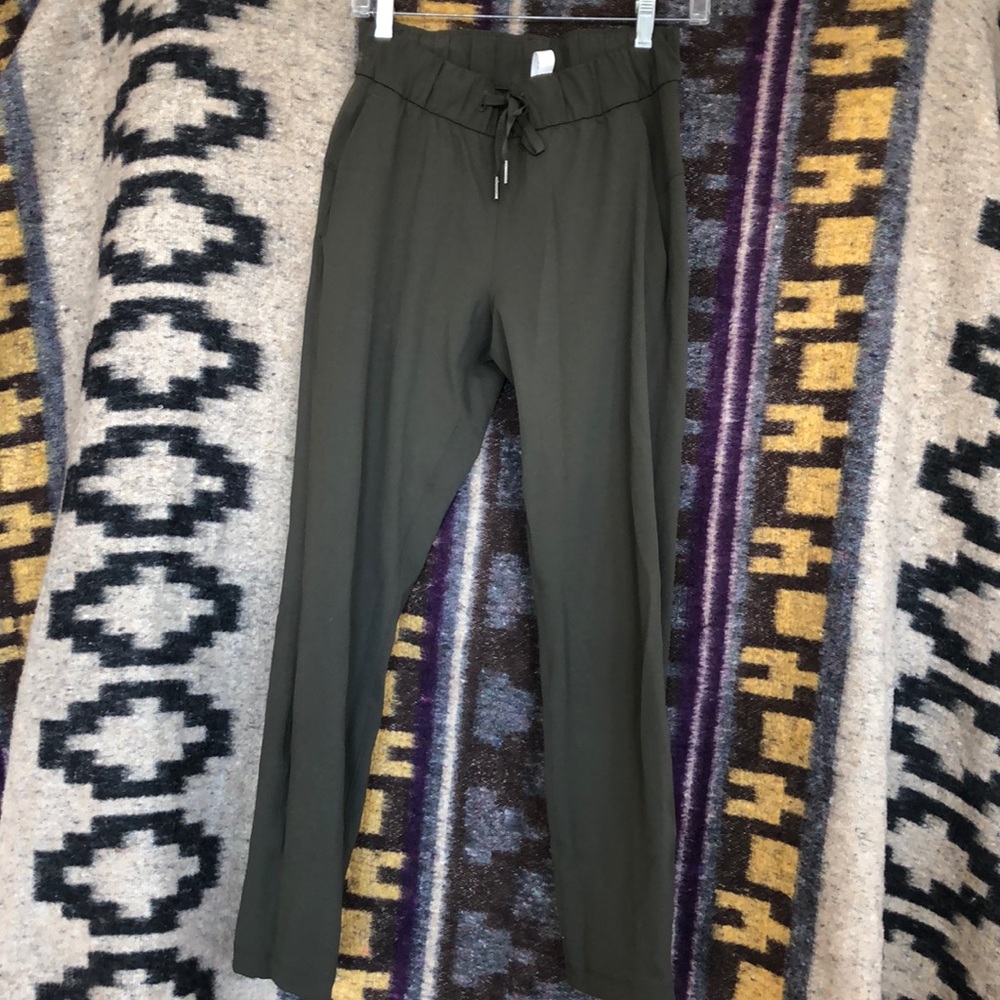 Lulu lemon workout pants size 4